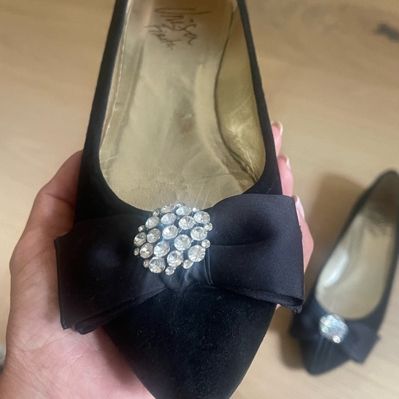 Black velvet flat pumps. Diamanté detail - Picture 3 of 5